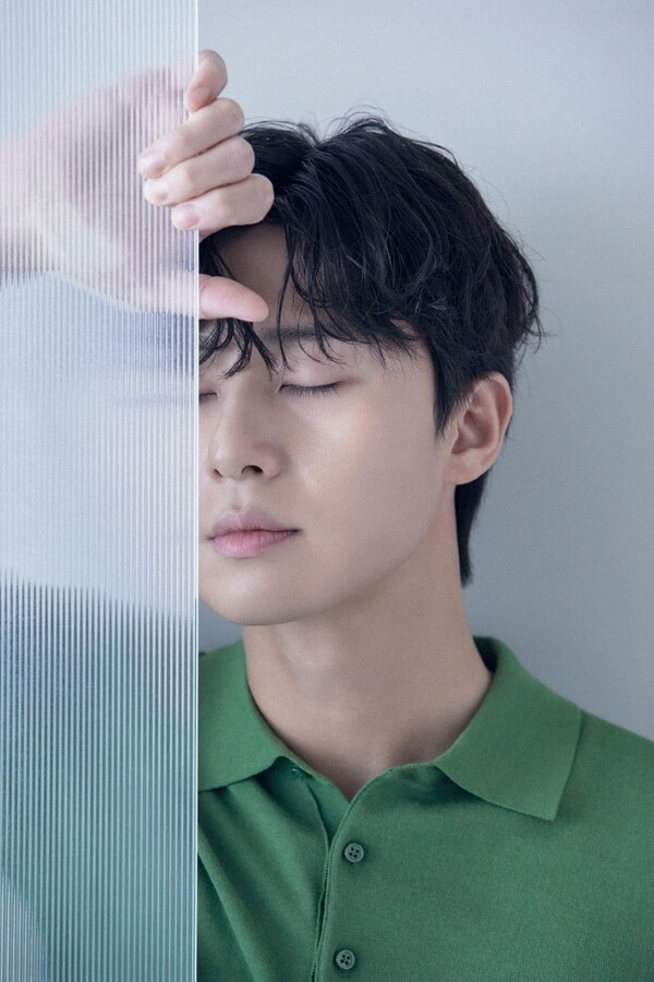 박서준, 셔츠 하나로 완성한 남성미