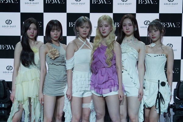 [K포토] 비웨이브, 데뷔 앨범 'BE;WAVE'로 가요계 출사표