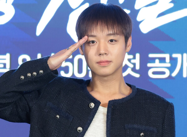 배우 박지훈이 6일 오후 서울 광진구 풀만 앰배서더 서울에서 열린 티빙 오리지널 ‘취사병 전설이 되다’(극본 최룡/연출 조남형) 제작발표회에 참석해 포즈를 취하고 있다./사진=뉴스1