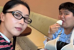 <b>오윤아</b>, <b>발달 장애</b> 子 수술 근황…"너무 막막해"