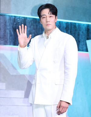 [K현장] '13년 만 본격 <b>액션</b>' <b>소지섭</b> "'<b>광장</b>'은 K식 <b>누아르</b> <b>액션</b>"