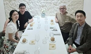 <b>이영애</b>·정호영 부부, 20세 <b>나이</b> 차 무색한 '동안 비주얼' 화제